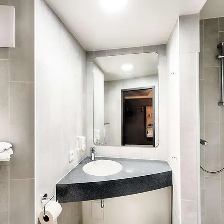 Wiesbaden-hbf Hotel *